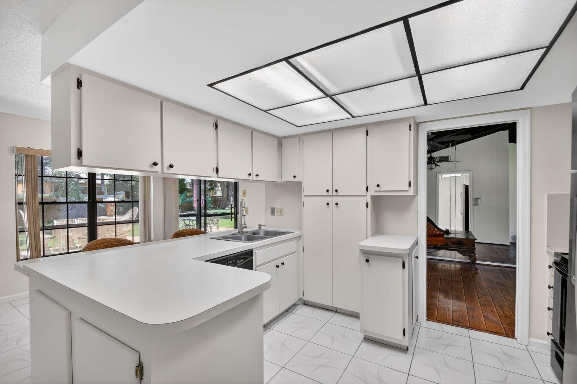 980 Ryanwood Drive, West Palm Beach, FL 33413 Photo