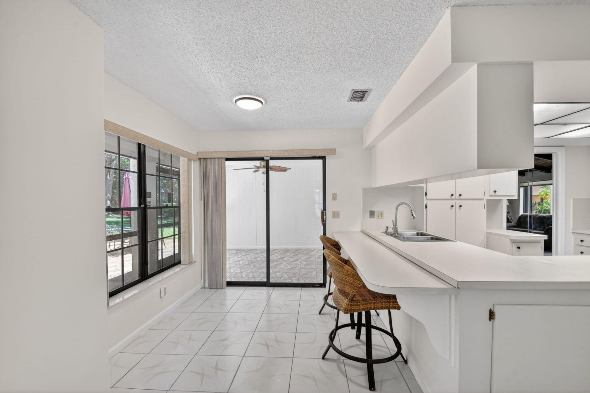 980 Ryanwood Drive, West Palm Beach, FL 33413 Photo