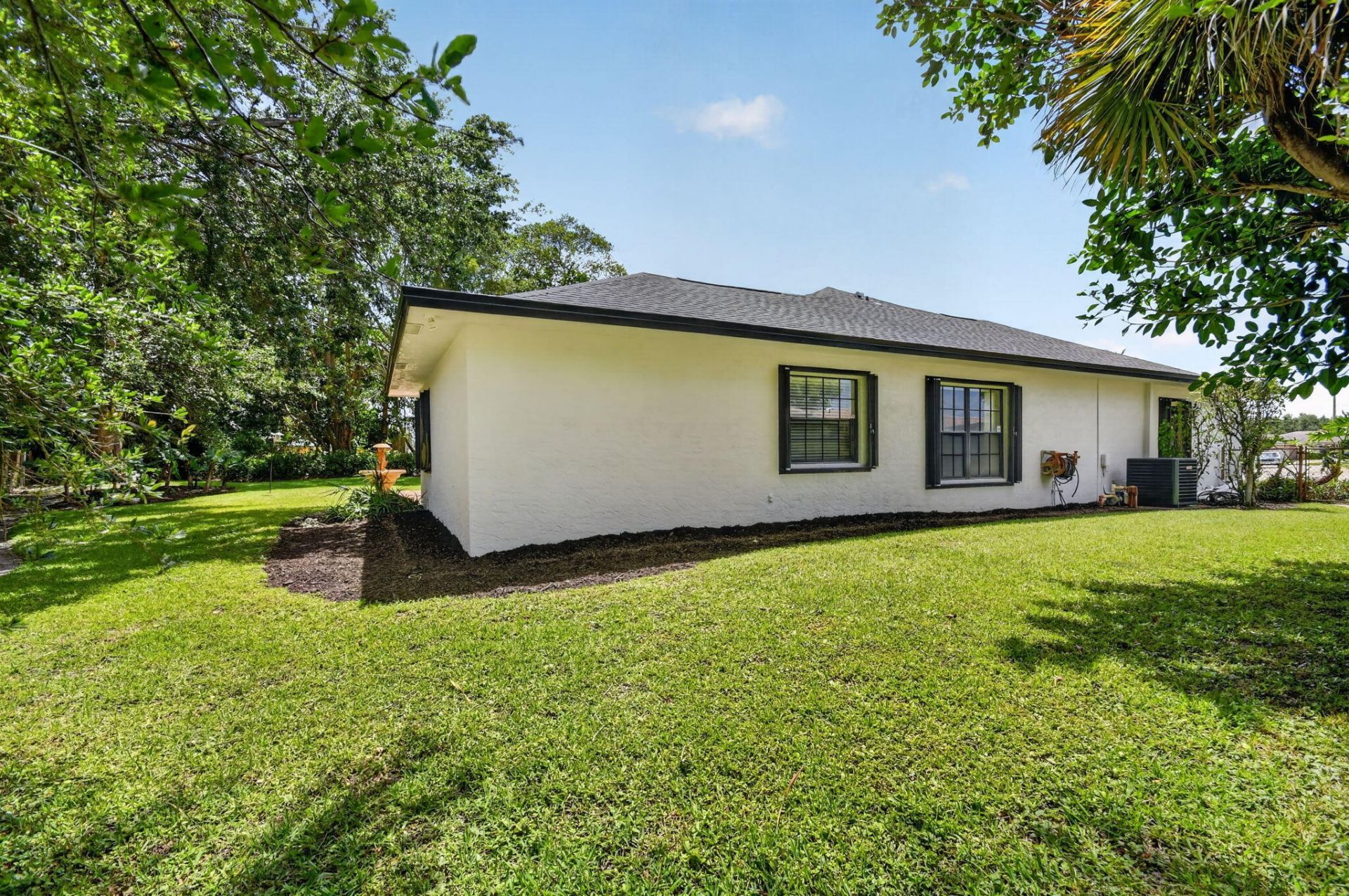 980 Ryanwood Drive, West Palm Beach, FL 33413 Photo