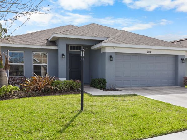 886 NE Whistling Duck Way, Port St. Lucie, FL 34983