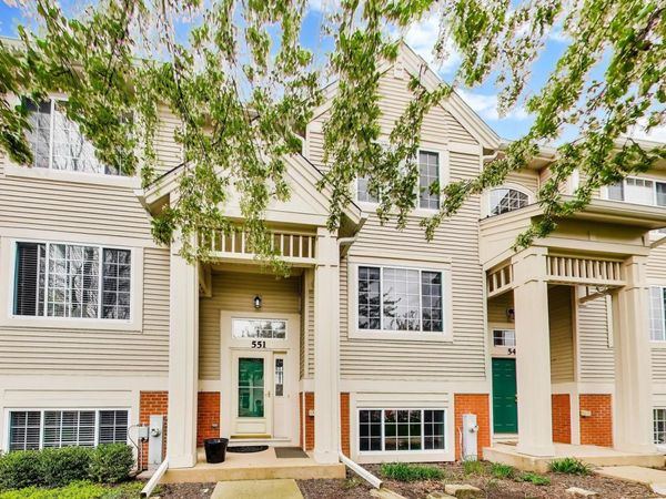551 Cary Woods Circle, Cary, IL 60013