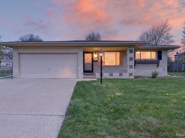 13311 Boca Grande Drive, Sterling Heights, MI 48312