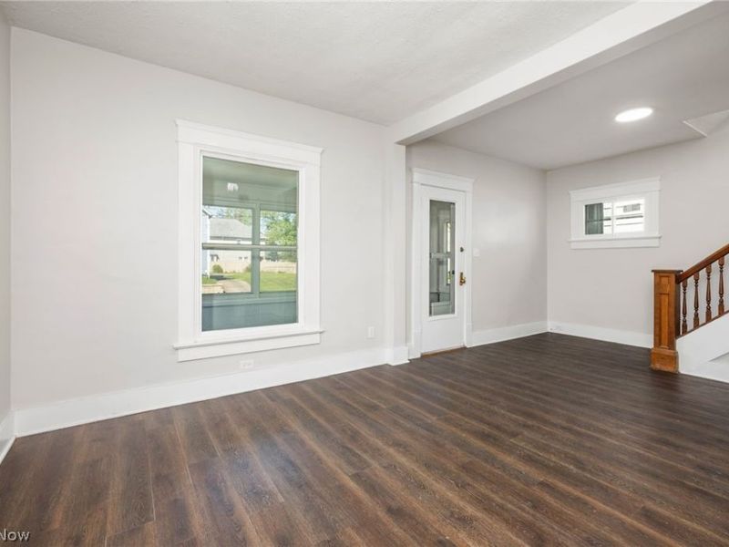 299 NW 5th Street NW, Barberton, OH 44203 Photo 10