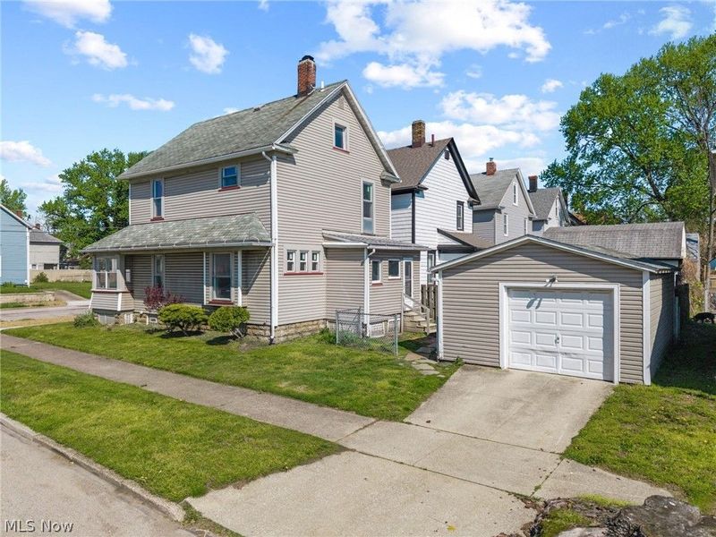 299 NW 5th Street NW, Barberton, OH 44203 Photo 2