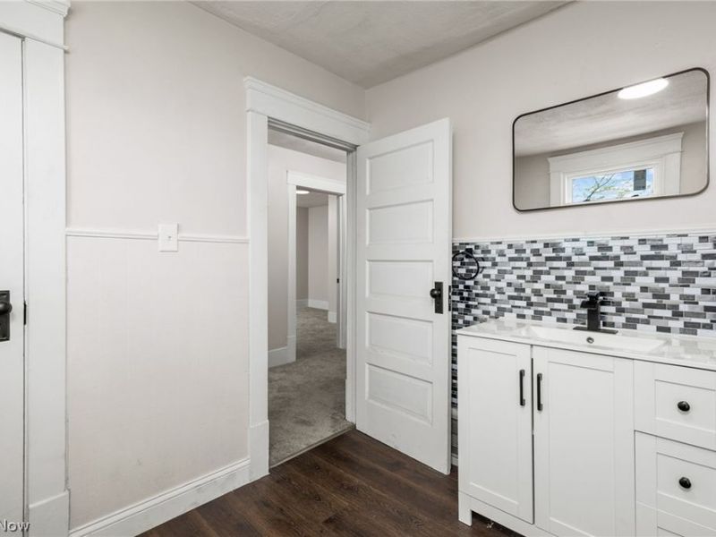 299 NW 5th Street NW, Barberton, OH 44203 Photo 21