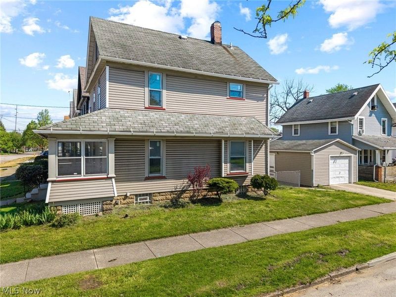 299 NW 5th Street NW, Barberton, OH 44203 Photo 3