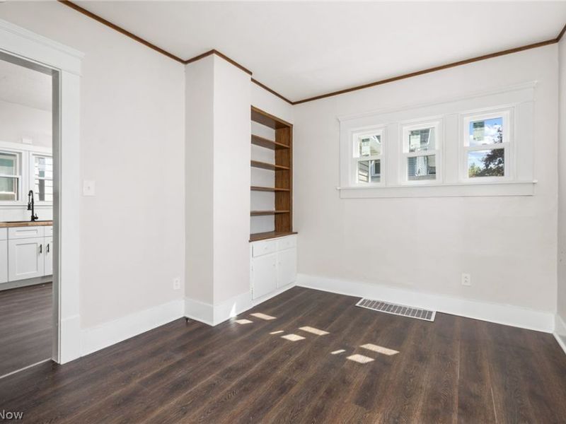 299 NW 5th Street NW, Barberton, OH 44203 Photo 8