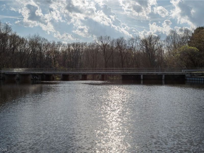 73 Cherry Drive NW, North Canton, OH 44720 Photo 7