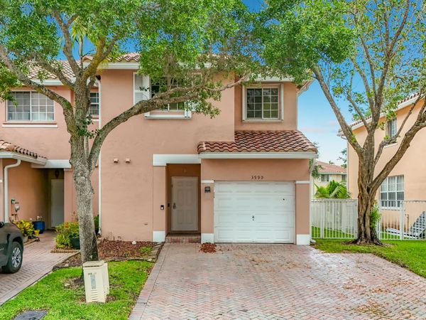3990 NW 92nd Avenue, Sunrise, FL 33351
