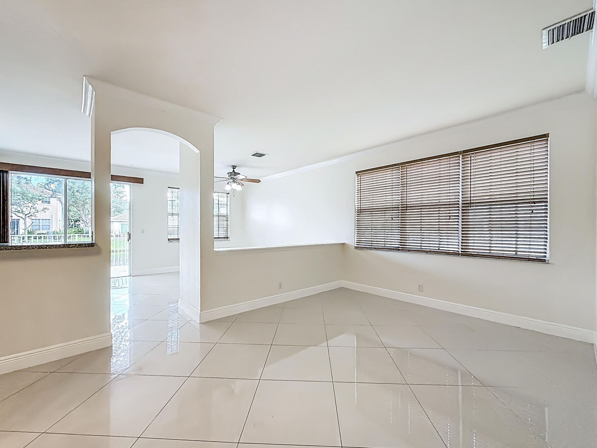 3990 NW 92nd Avenue, Sunrise, FL 33351 Photo