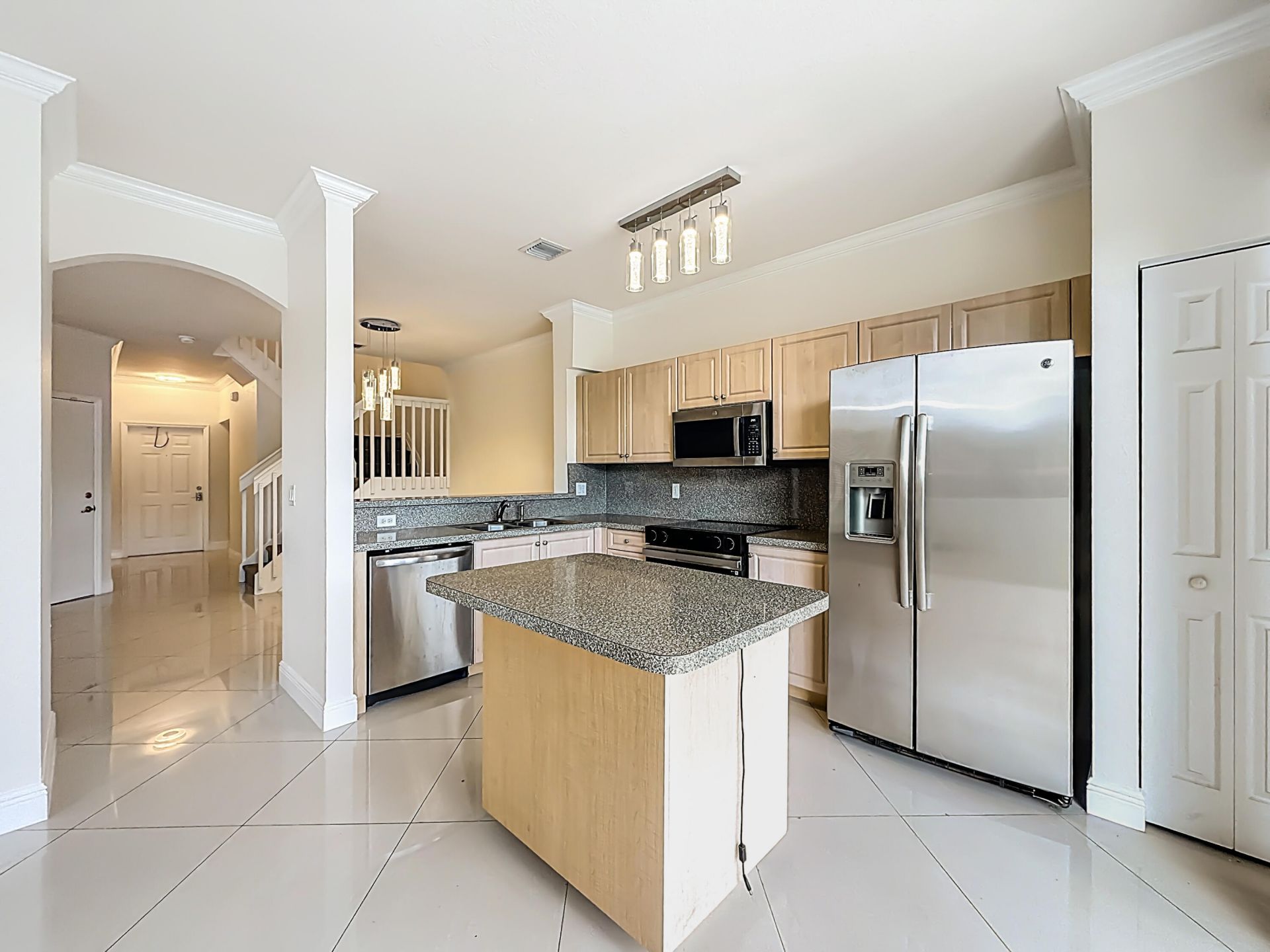 3990 NW 92nd Avenue, Sunrise, FL 33351 Photo