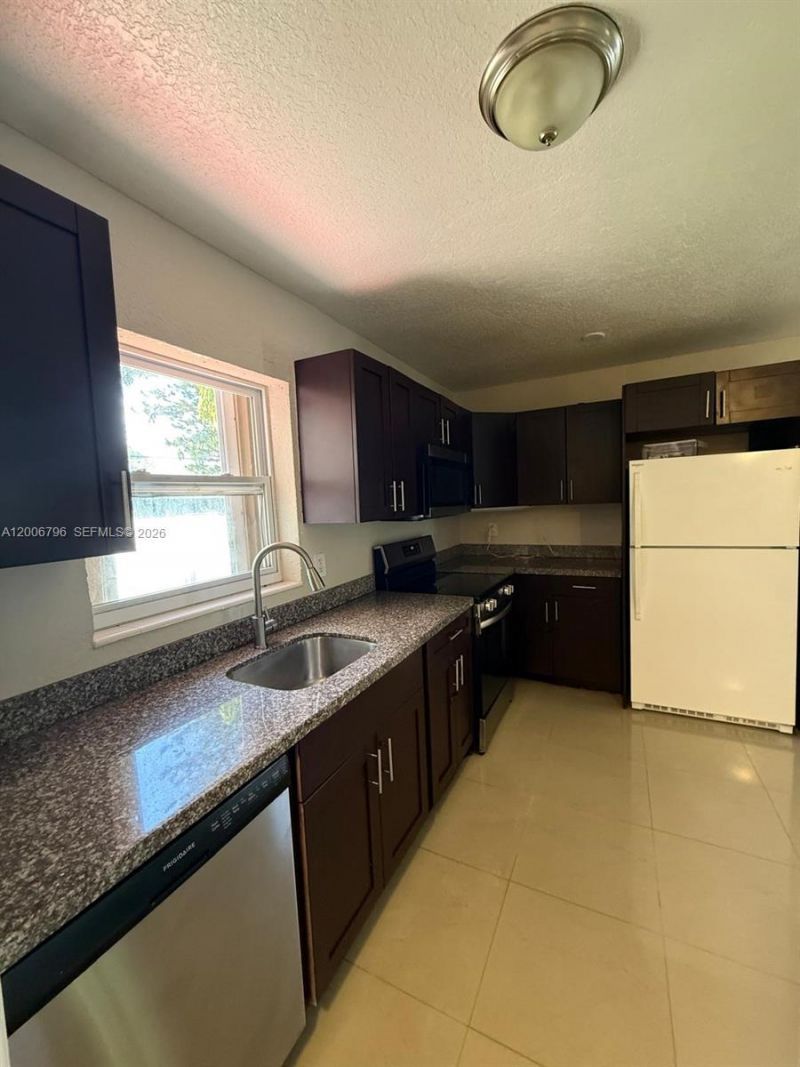 525 NW 15th Ter , Fort Lauderdale, FL 33311 Photo
