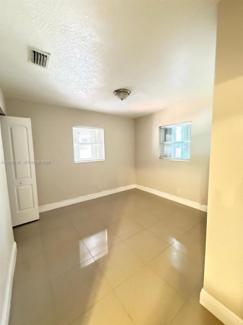 525 NW 15th Ter , Fort Lauderdale, FL 33311 Photo
