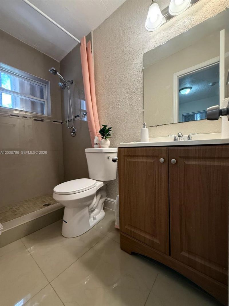 525 NW 15th Ter , Fort Lauderdale, FL 33311 Photo