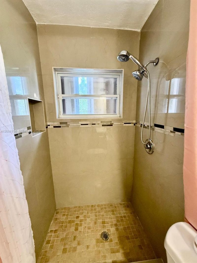 525 NW 15th Ter , Fort Lauderdale, FL 33311 Photo