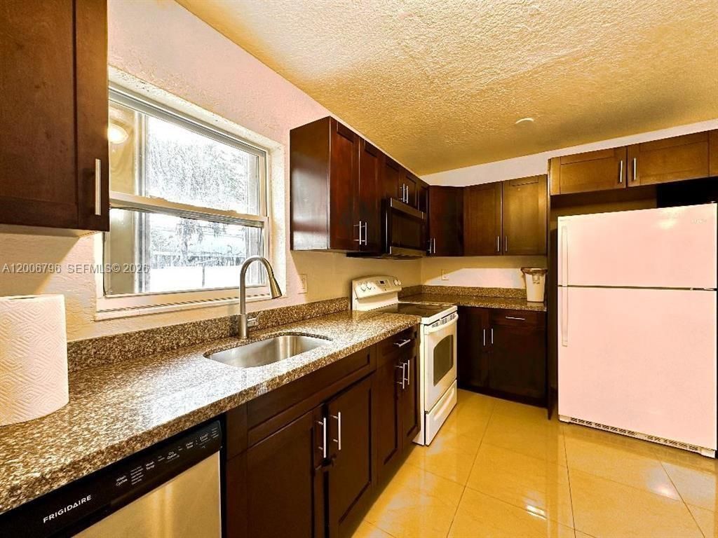 525 NW 15th Ter , Fort Lauderdale, FL 33311 Photo