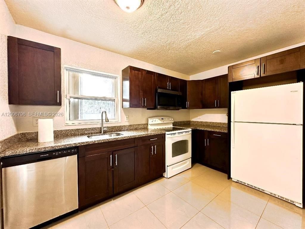 525 NW 15th Ter , Fort Lauderdale, FL 33311 Photo