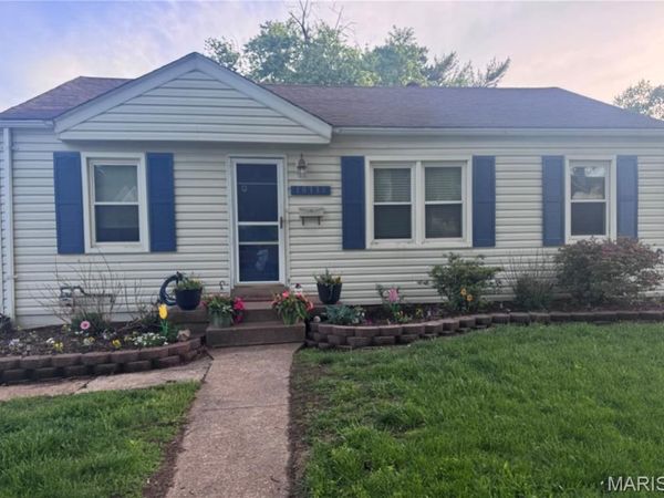 10338 Saint Henry Lane, St Ann, MO 63074