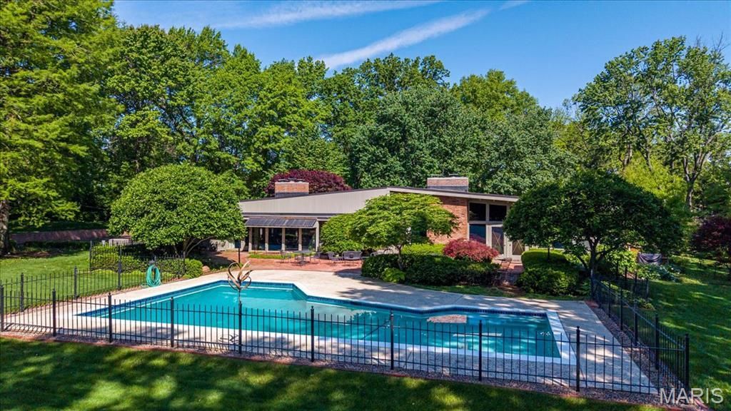 50 Creekwood Lane , Saint Louis, MO 63124 Main Photo