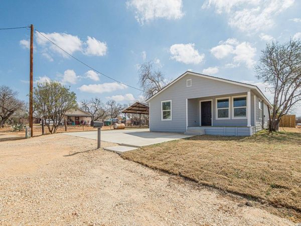 508 Hickory, Jourdanton, TX 78026