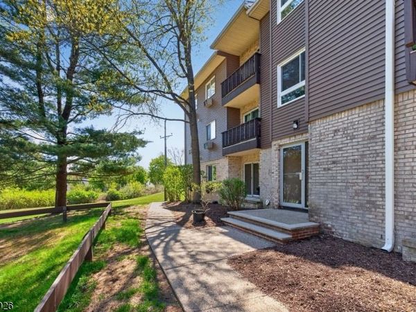102 Federal Hill Rd, Pompton Lakes, NJ 07442