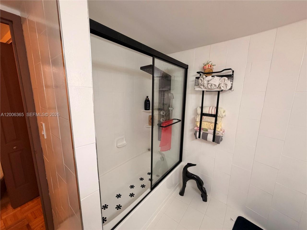 100 Golden Isles Dr, Unit 810, Hallandale Beach, FL 33009 Photo
