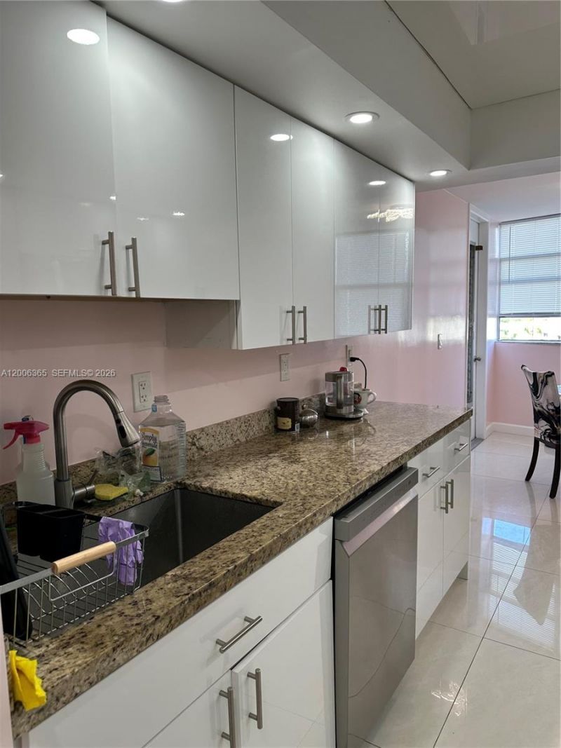 100 Golden Isles Dr , Unit 810, Hallandale Beach, FL 33009 Photo