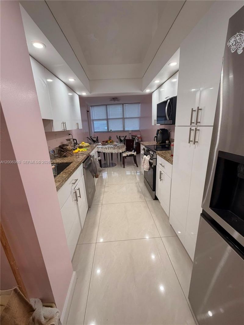 100 Golden Isles Dr, Unit 810, Hallandale Beach, FL 33009 Photo