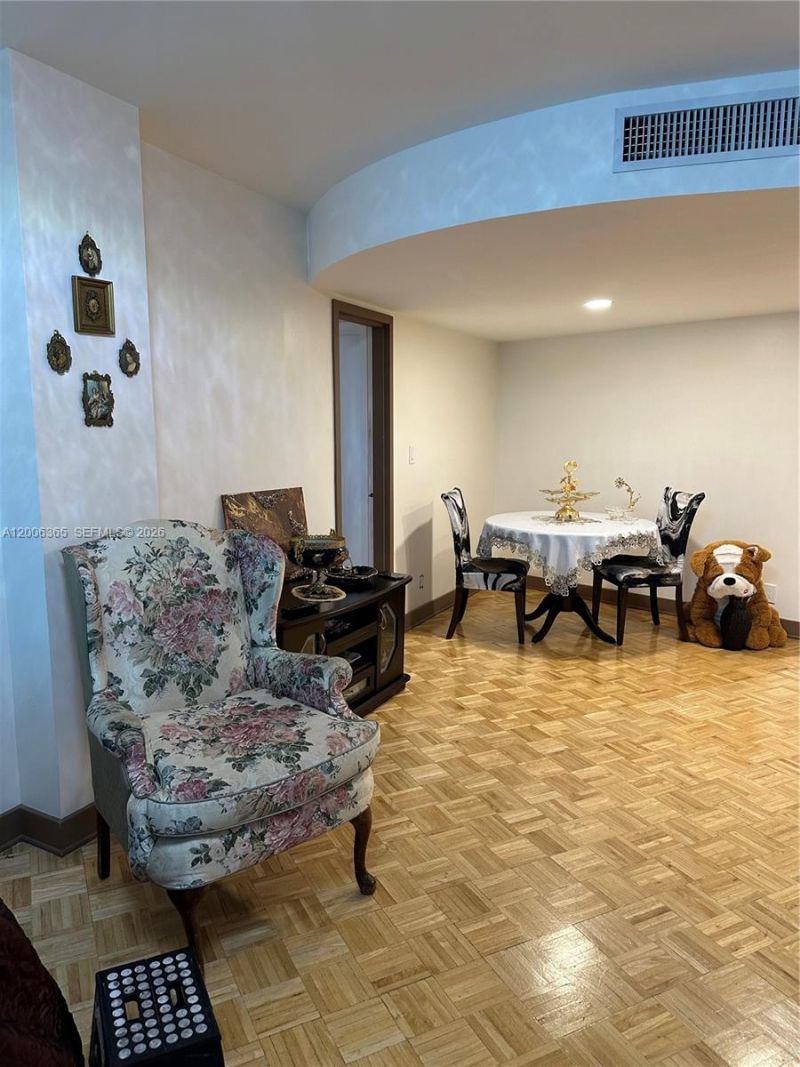 100 Golden Isles Dr , Unit 810, Hallandale Beach, FL 33009 Photo