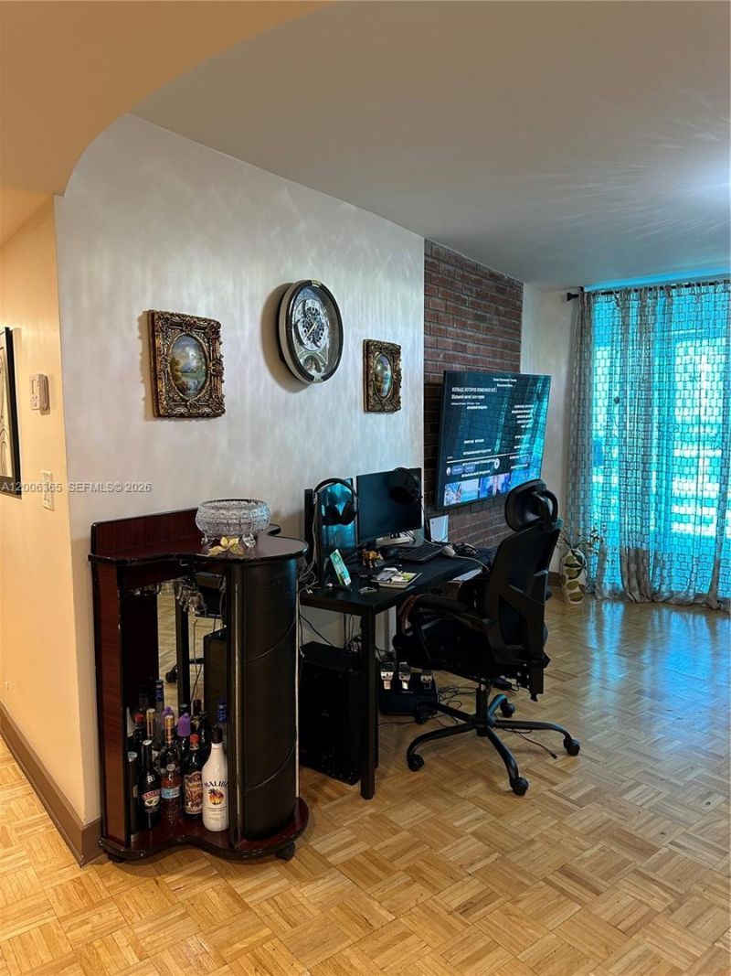 100 Golden Isles Dr , Unit 810, Hallandale Beach, FL 33009 Photo
