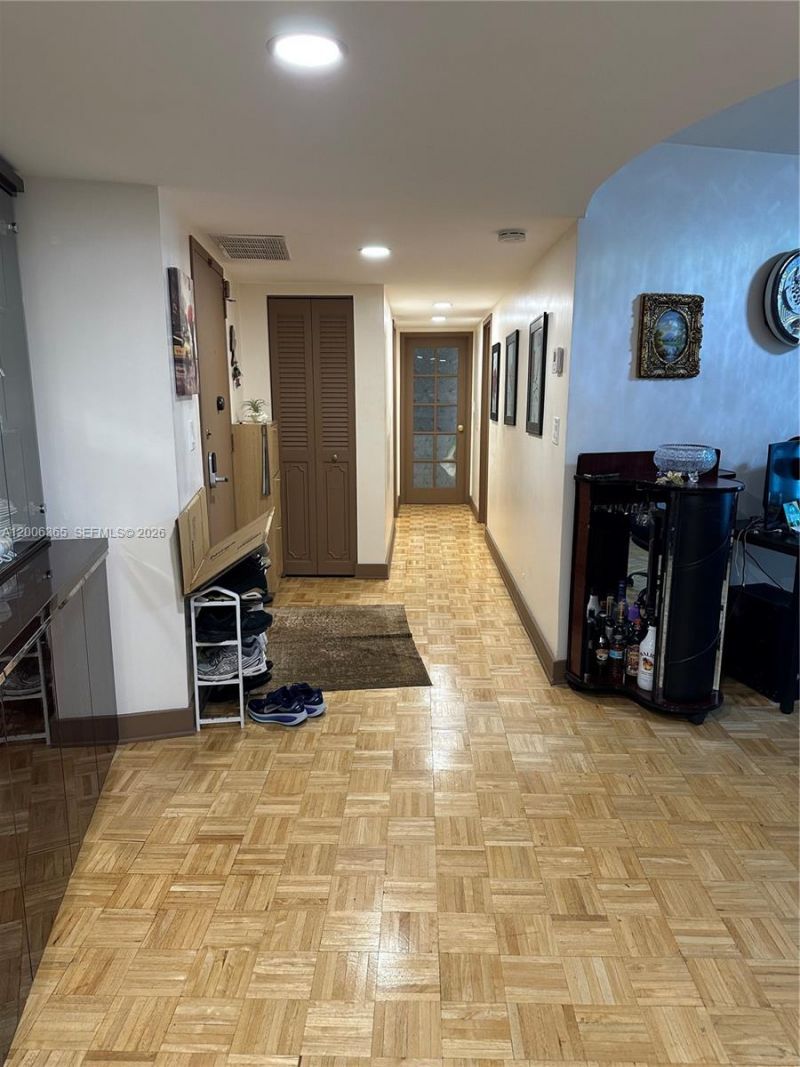 100 Golden Isles Dr , Unit 810, Hallandale Beach, FL 33009 Photo