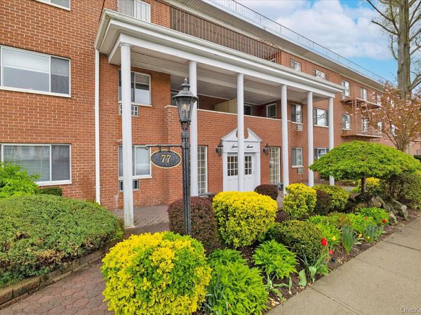 77 S Park Avenue , Unit A4, Rockville Centre, NY 11570