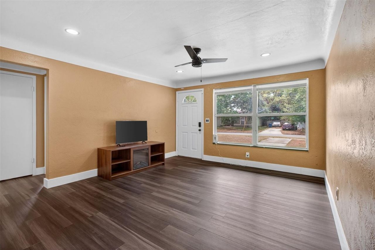 1768 42nd Street S, Saint Petersburg, FL 33711 Photo