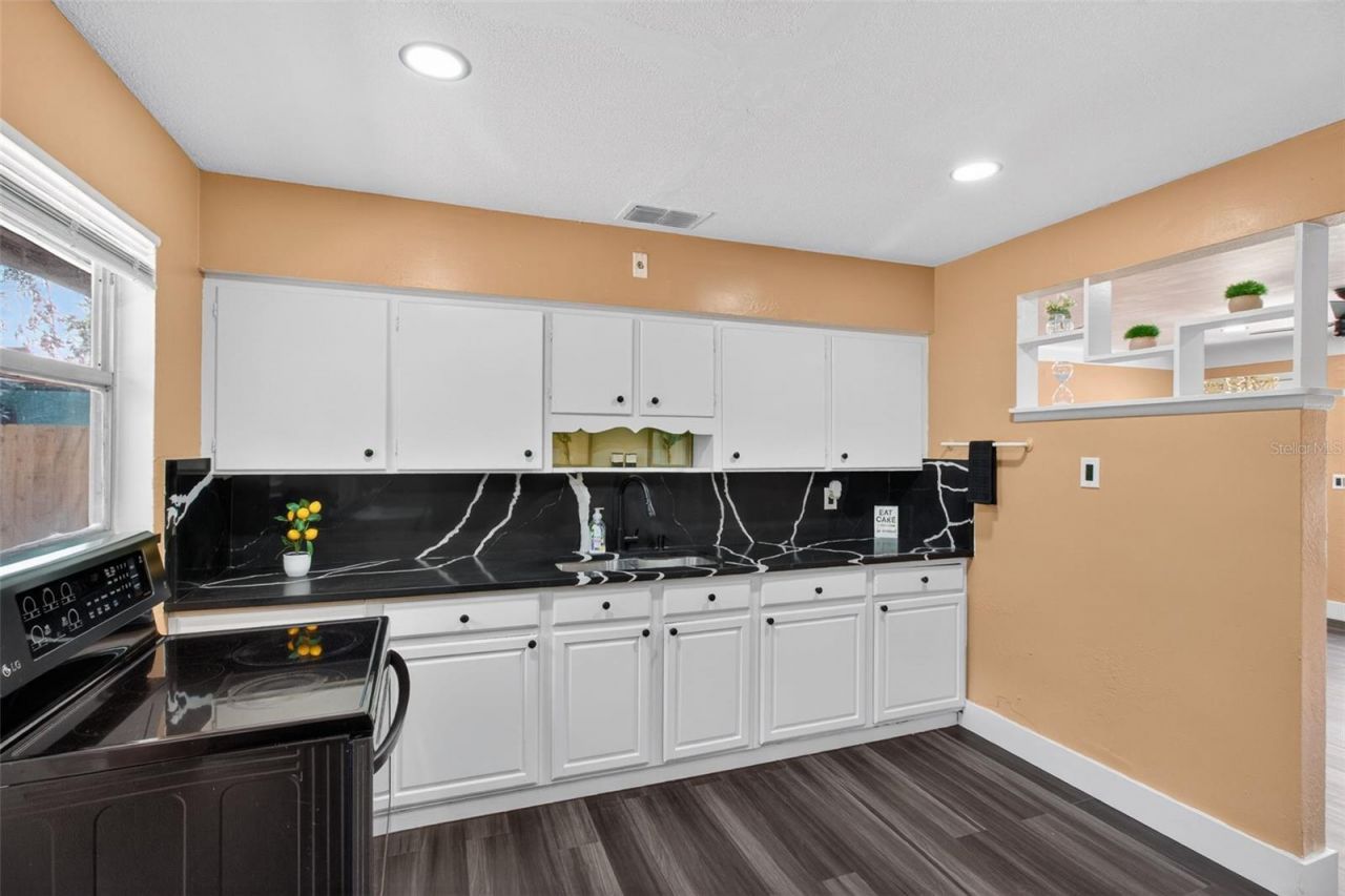 1768 42nd Street S, Saint Petersburg, FL 33711 Photo