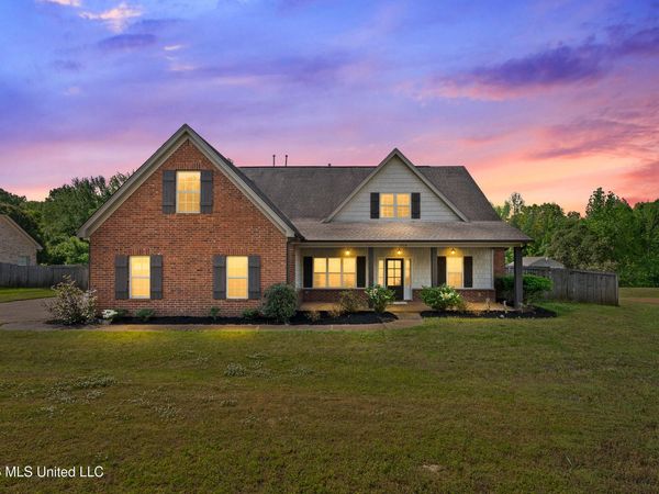 1919 Shady Wind Drive, Southaven, MS 38671