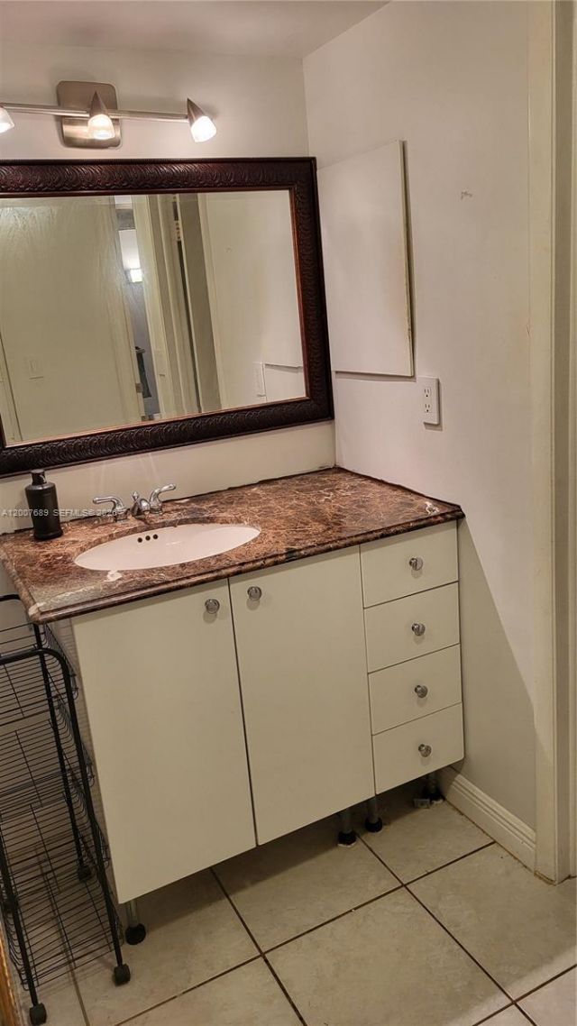 3475 N Country Club Dr, Unit 409, Aventura, FL 33180 Photo