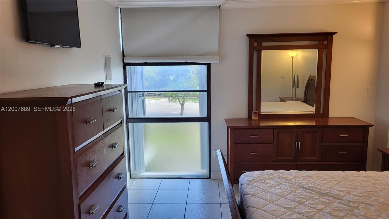 3475 N Country Club Dr, Unit 409, Aventura, FL 33180 Photo