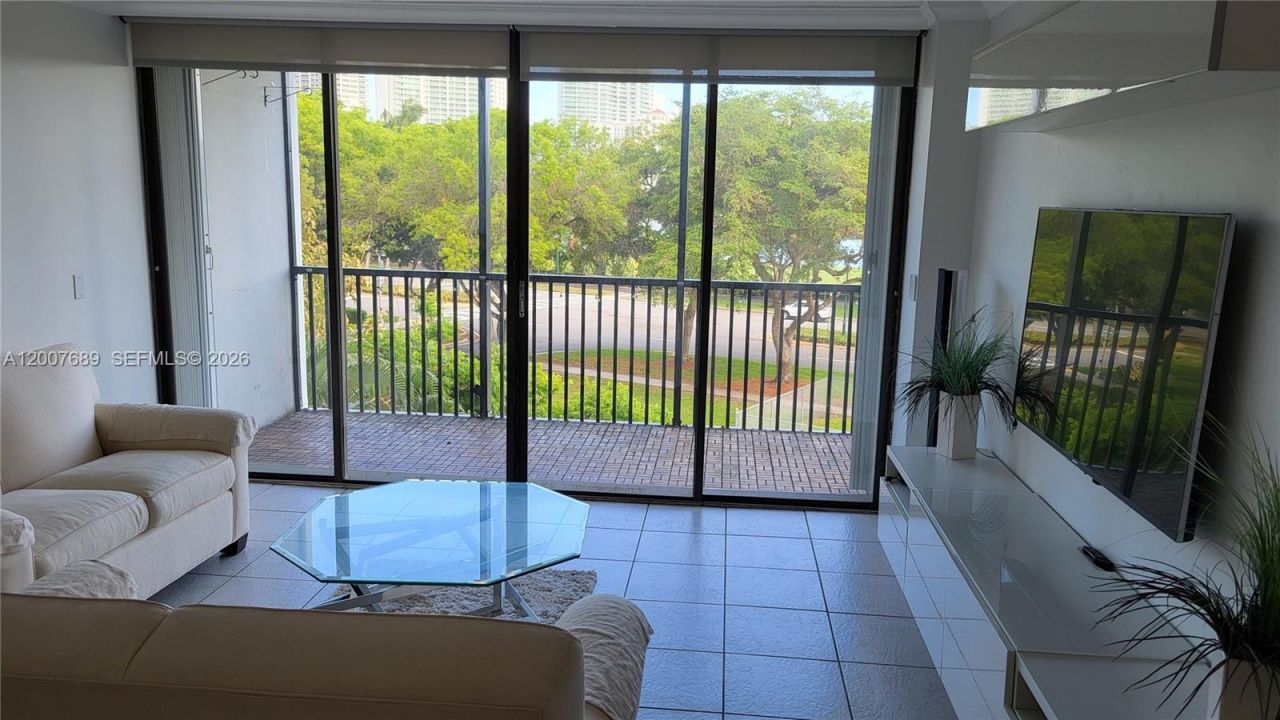 3475 N Country Club Dr, Unit 409, Aventura, FL 33180 Photo