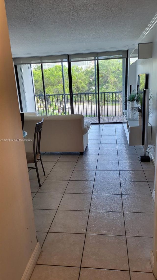 3475 N Country Club Dr, Unit 409, Aventura, FL 33180 Photo