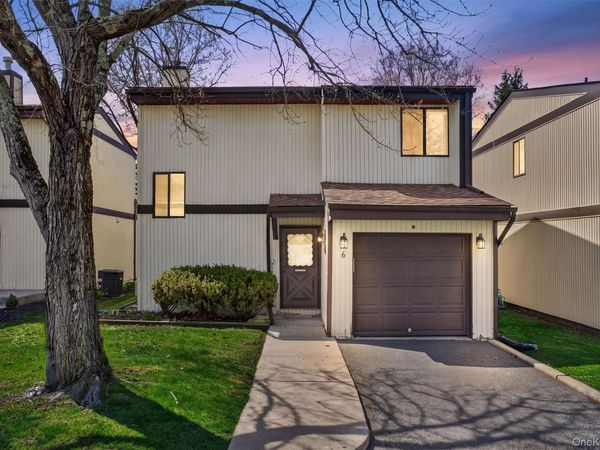 6 Charlotte Mews, Middletown, NY 10940