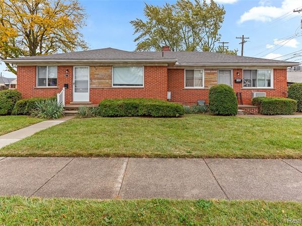 1339 New York Avenue , Lincoln Park, MI 48146