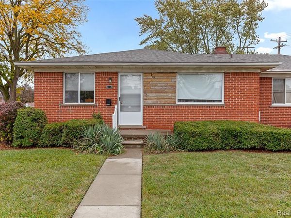 1339 New York Avenue , Lincoln Park, MI 48146