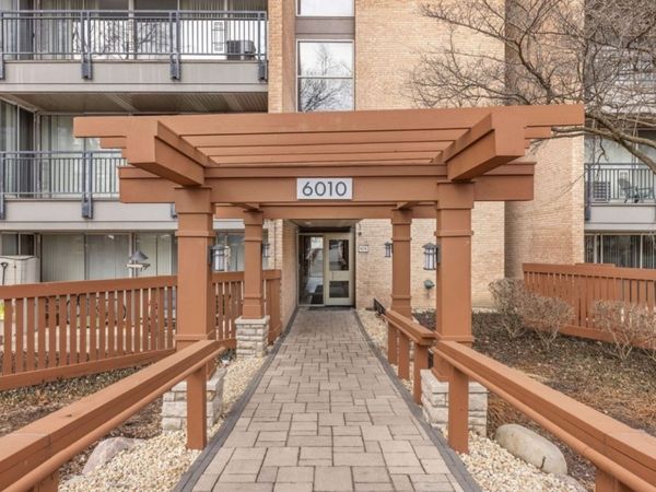 6010 Oakwood Drive , Unit 5E, Lisle, IL 60532