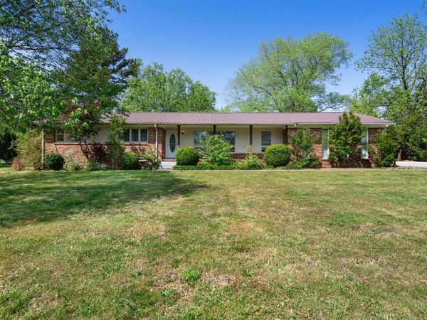 903 Mead Dr , Shelbyville, TN 37160