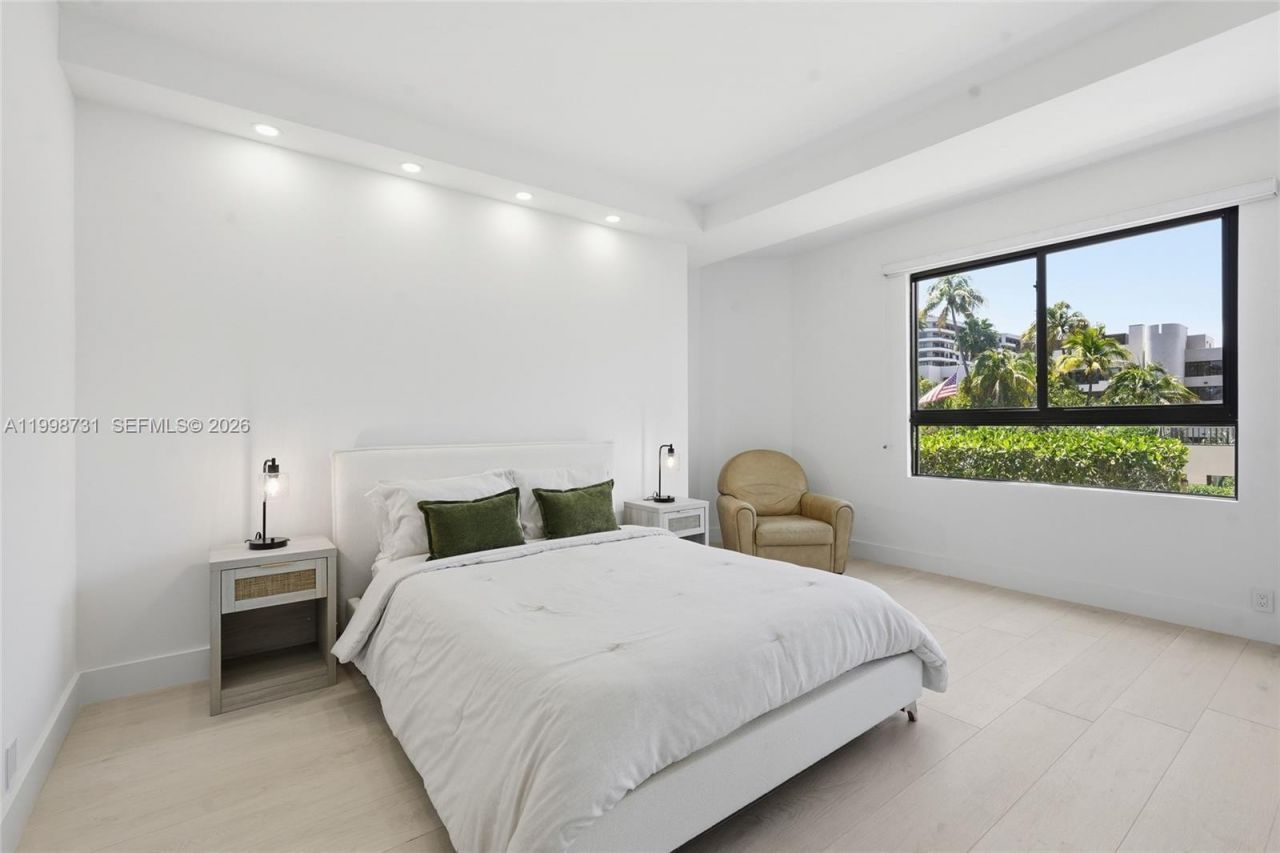 251 Crandon Blvd , Unit 202, Key Biscayne, FL 33149 Photo