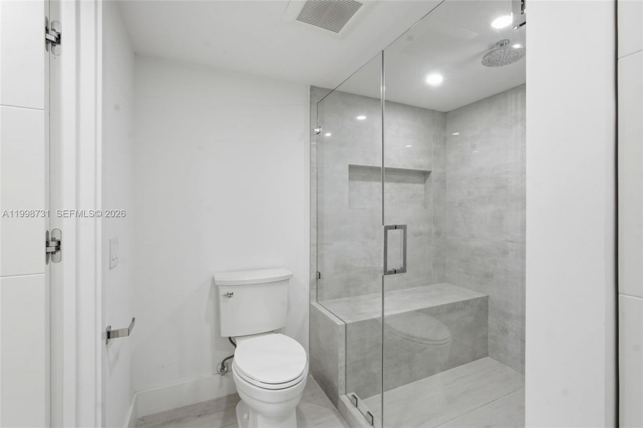 251 Crandon Blvd , Unit 202, Key Biscayne, FL 33149 Photo