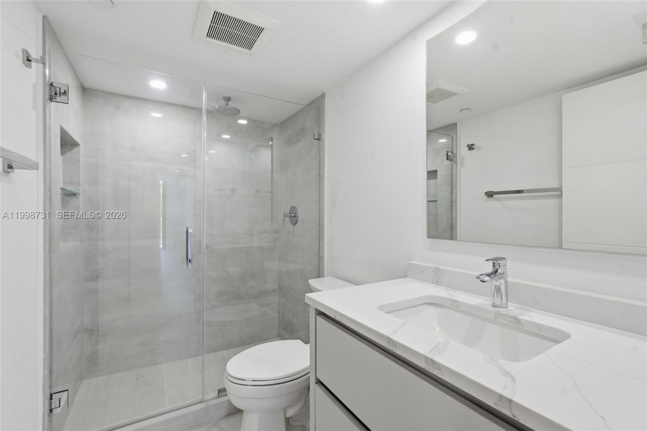 251 Crandon Blvd , Unit 202, Key Biscayne, FL 33149 Photo