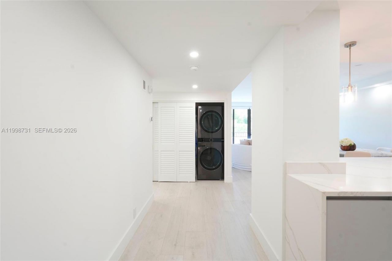 251 Crandon Blvd , Unit 202, Key Biscayne, FL 33149 Photo