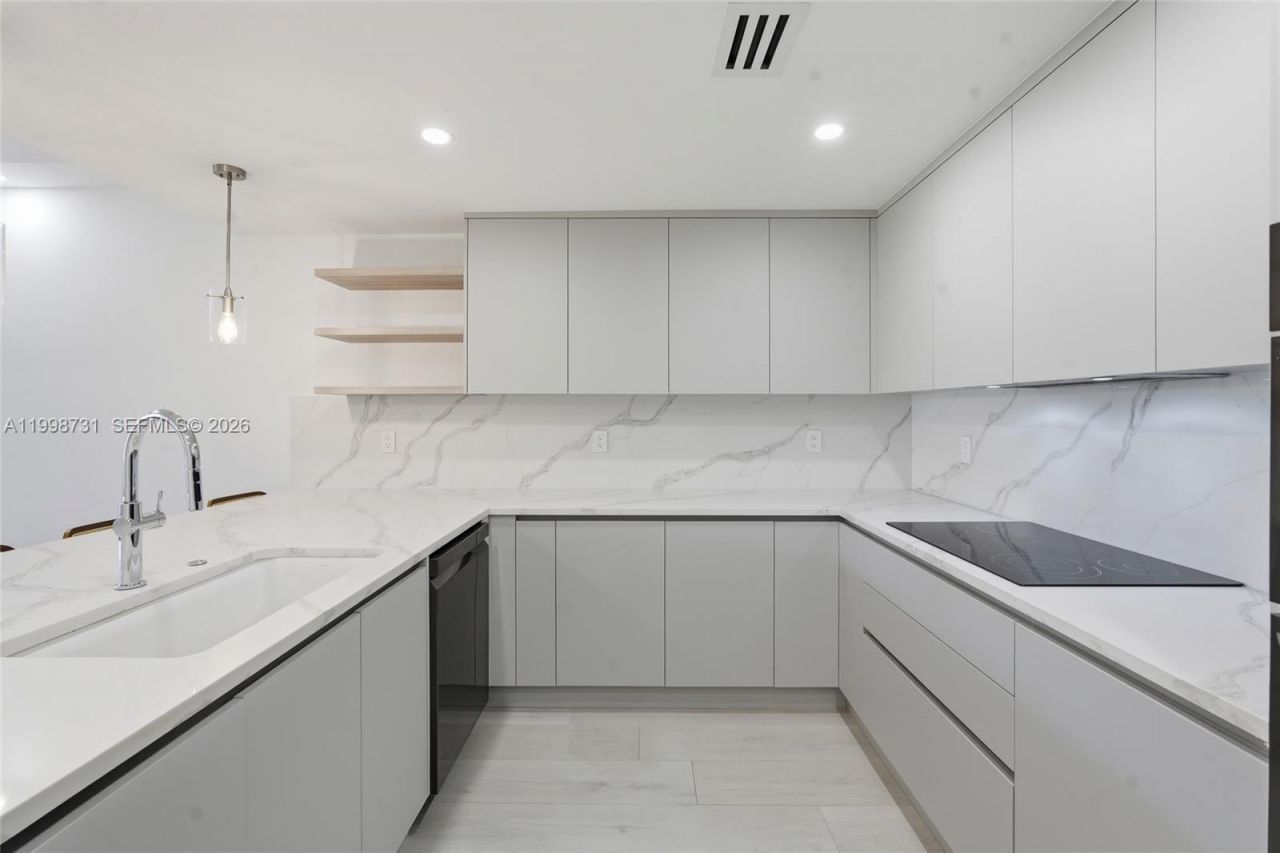 251 Crandon Blvd , Unit 202, Key Biscayne, FL 33149 Photo
