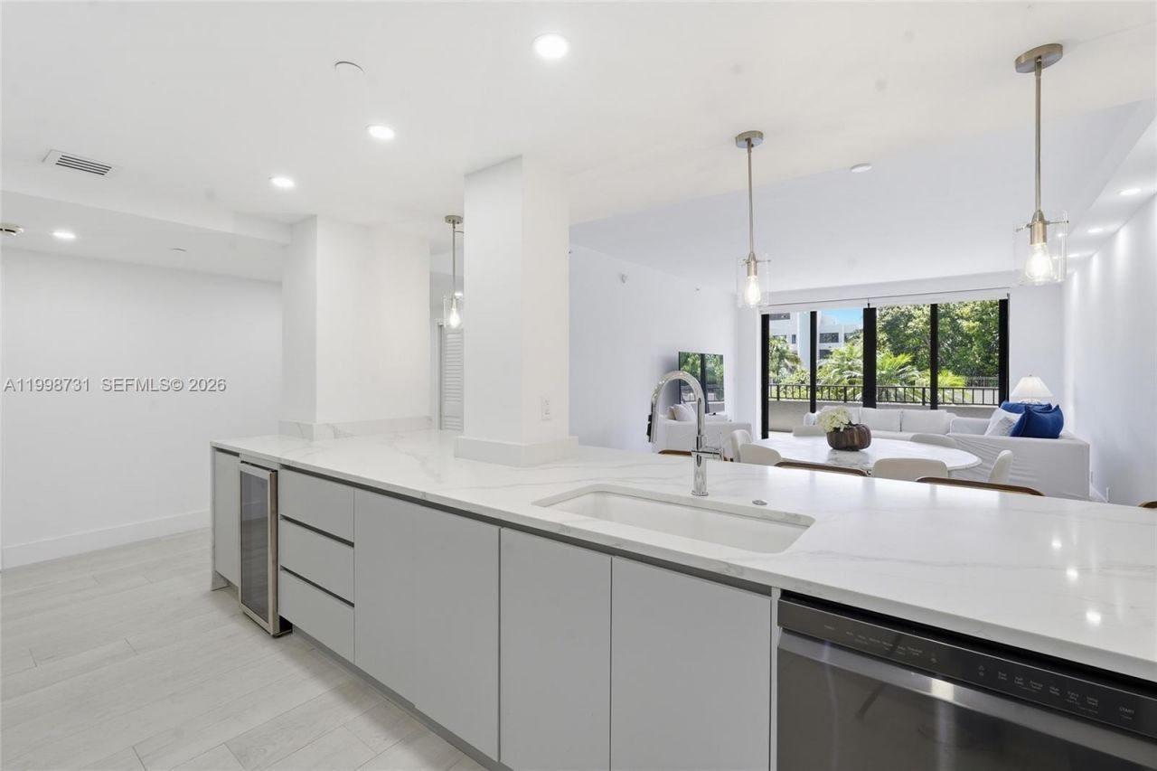 251 Crandon Blvd , Unit 202, Key Biscayne, FL 33149 Photo
